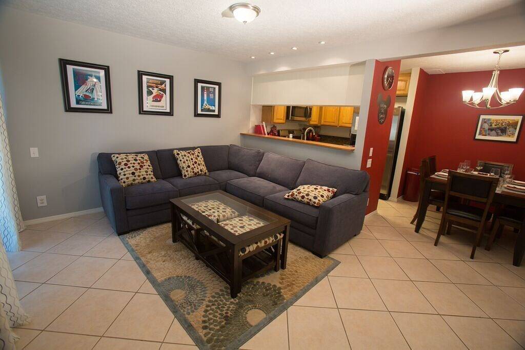 Ganze Wohnung, Funtierland + Radiator Springs + Spaziergang nach Disneyland + 3 Pools + Netflix in Anaheim, Orange County