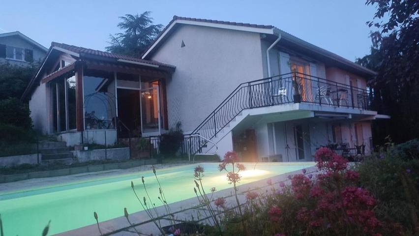 Appartement de vacances pour 4 personnes, avec Terrasse et Jardin ainsi que Bassin pour enfant et Piscine