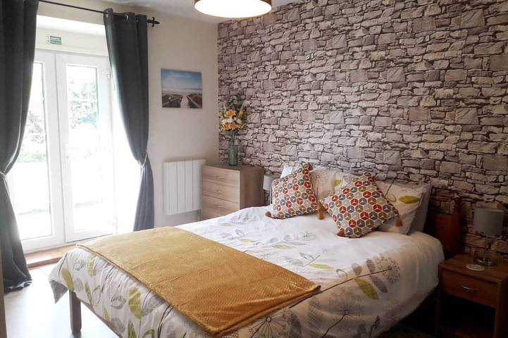 Gîte pour 2 personnes, avec jardin à Saint-Aubin-de-Terregatte - 2