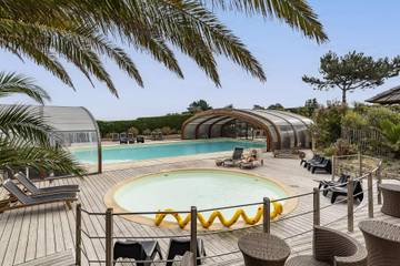Mobil home pour 2 personnes, avec piscine ainsi que sauna et terrasse, animaux acceptés dans Plage de la Fresnaye