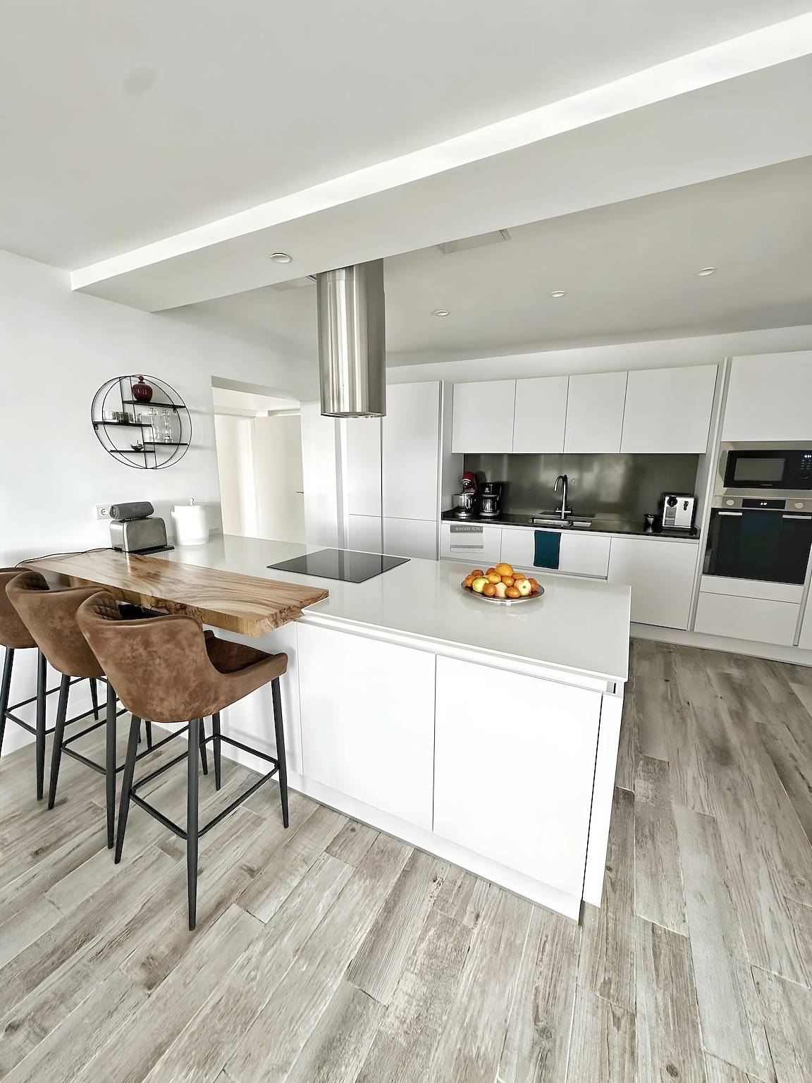 Three-Bedroom House in Calahonda, Mijas in Urbanizacion Calahonda, Mijas