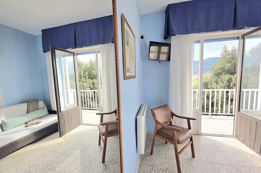 Quinfer Triple Hotel with Views of the Marshes in Noja, Côte Cantabrienne