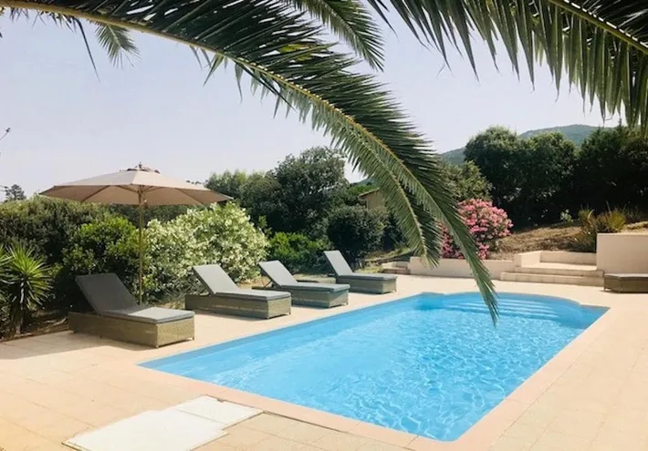 Chalet para 6 personas, con jardín además de piscina y vistas - 1