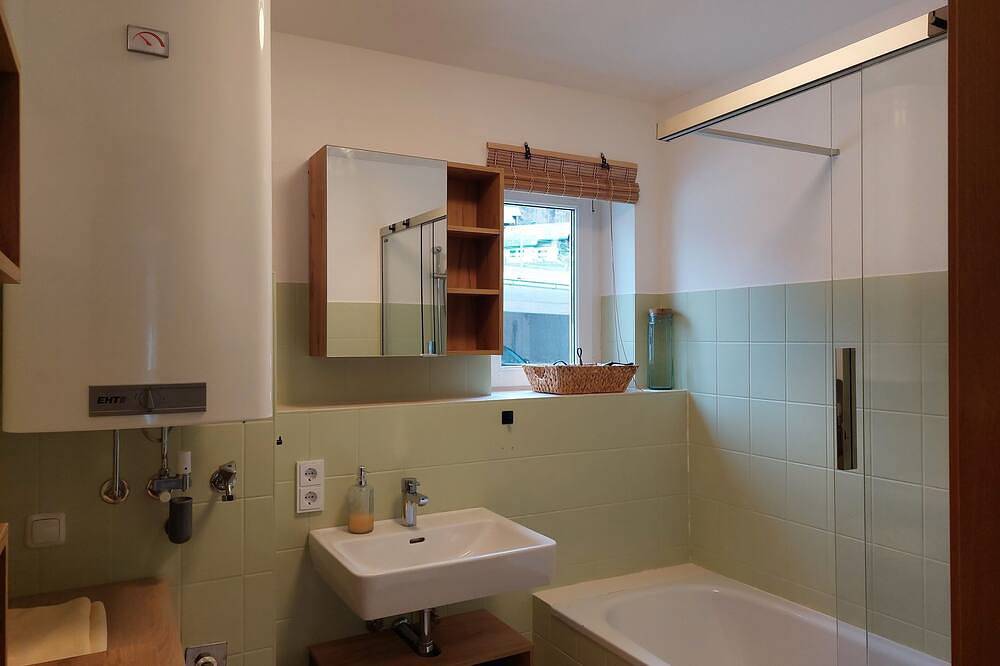 Ganze Wohnung, Ferienwohnung Grundlsee - Charmante Ferienwohnung direkt am Seeufer in Grundlsee, Salzkammergut