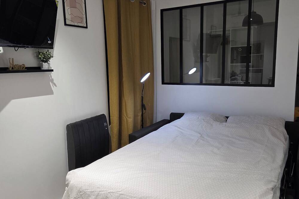 Entire apartment, Bright, well-equipped cocoon in the center of Lagny 10 minutes from Disney free parking in Lagny-sur-Marne, Seine-et-Marne