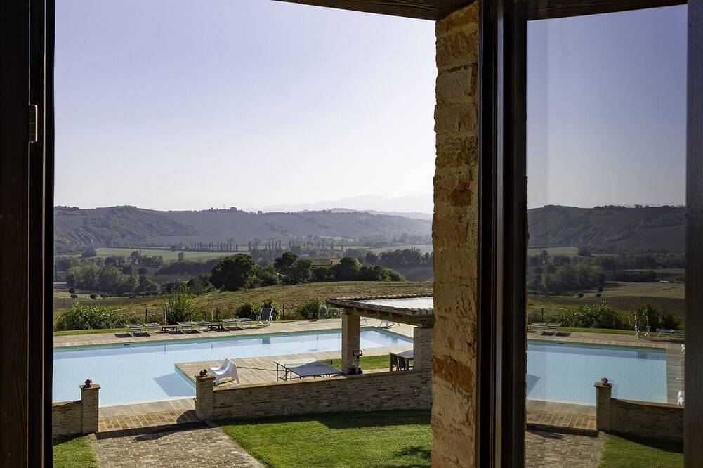 Castagna 110 mq con piscina condivisa in Santa Maria Nuova, Provincia di Ancona