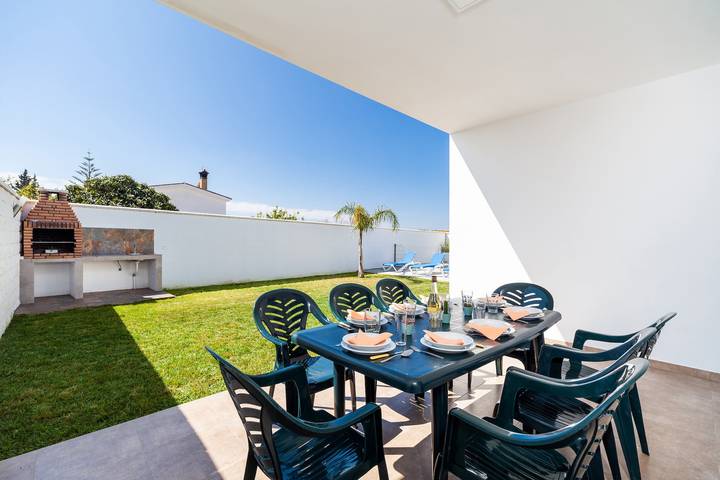 Casa moderna con piscina, terraza, jardín y Wi-Fi in Conil de la Frontera, Costa de la Luz