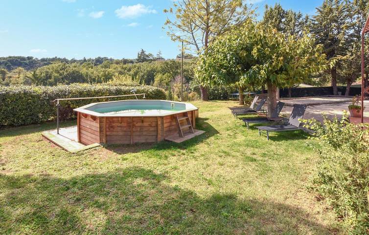 Location de vacances pour 6 personnes, avec terrasse et vue ainsi que piscine et jardin à Apt - 3