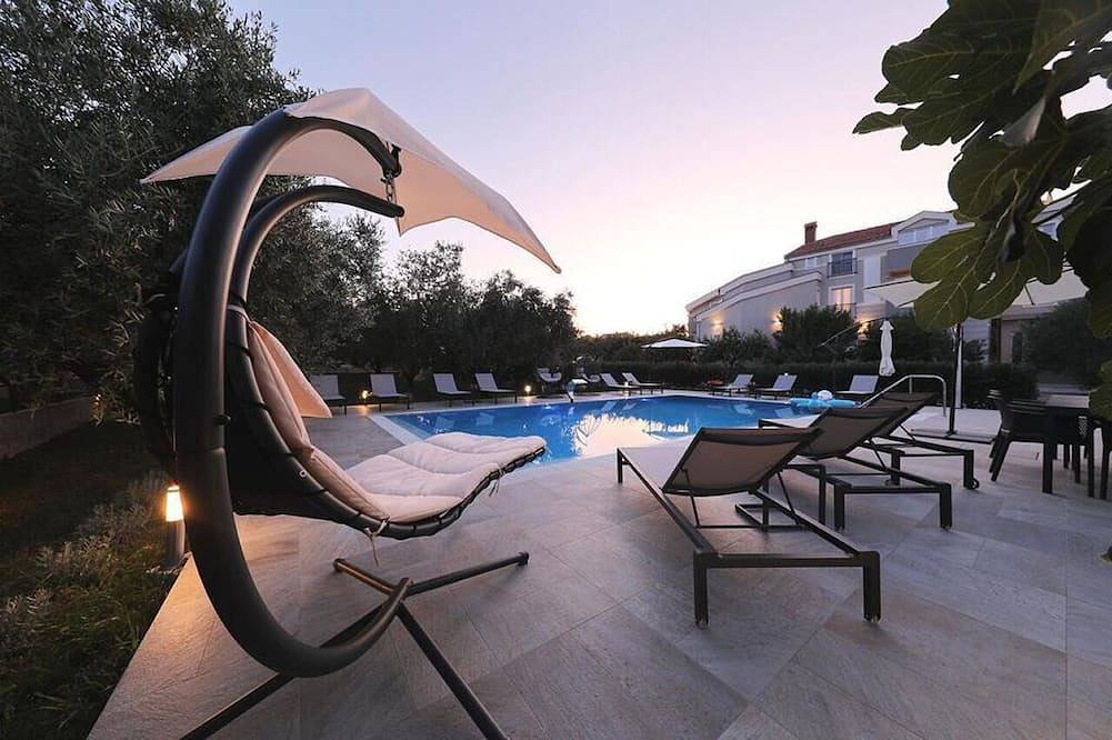 Villa in der Nähe von Biograd, privater Pool, 12 Personen, kostenloses Wlan, beste Wahl für Familien in Općina Sveti Filip i Jakov, Zadar