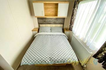 Camping for 8 People in Camber, Rother, Photo 1