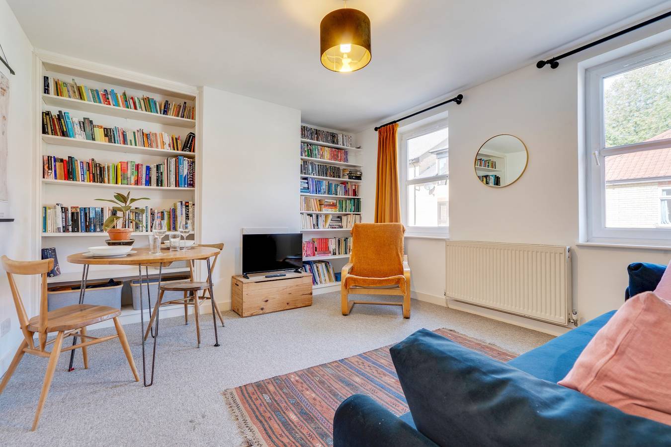 Entire apartment, Charming & Spacious Flat over 2 Floors on Mill Rd - Pass the Keys in Cambridge, Cambridgeshire