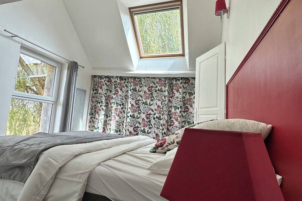 Bourbonnaise house ideally located and quiet. in Neuvy, Allier