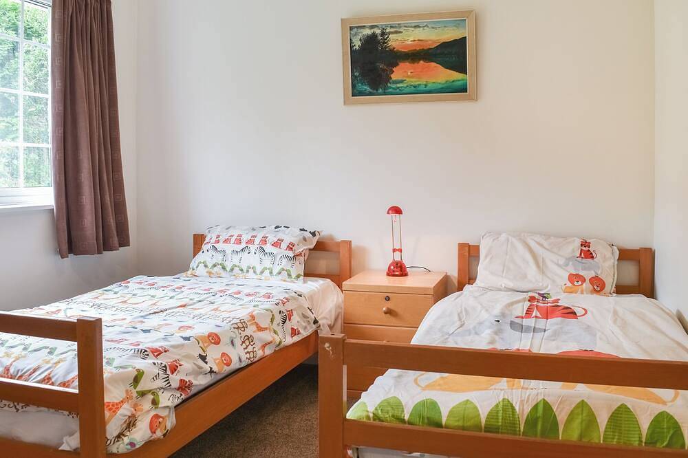 3 bedroom accommodation in Windermere in Bowness-on-Windermere, Lake District