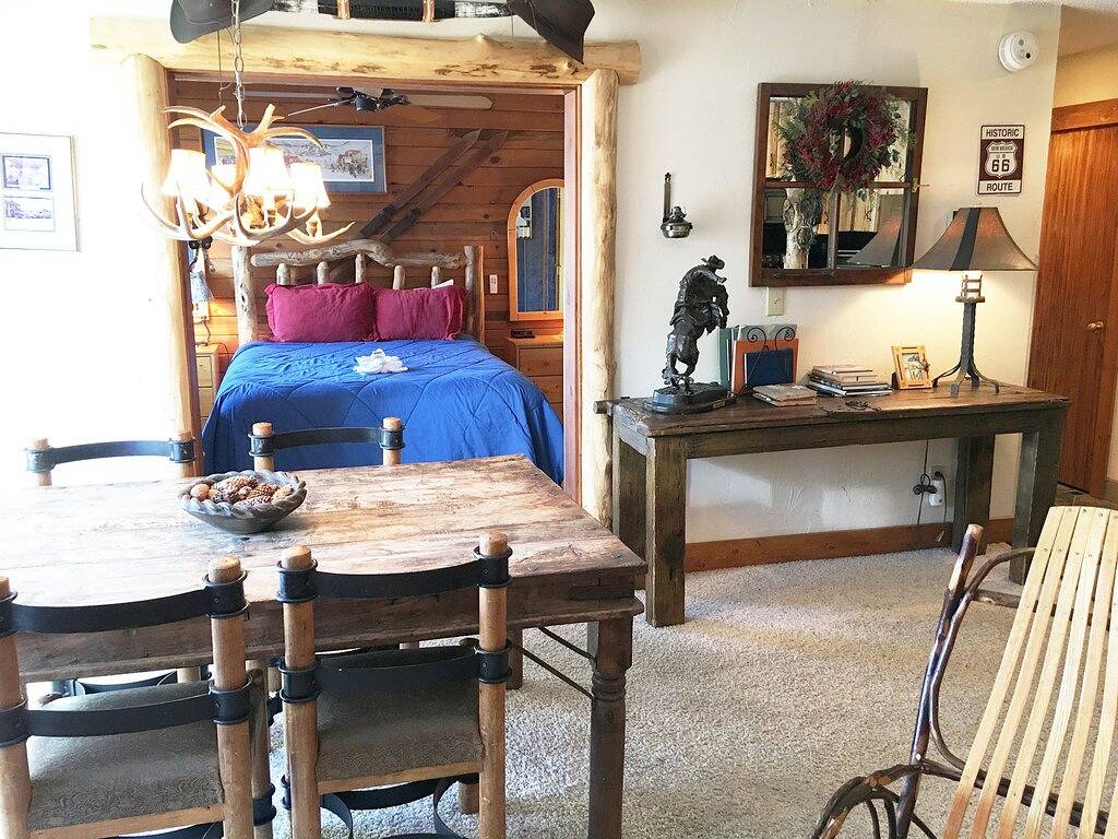 Ganze Wohnung, First Class Ski-in Condo- $ 100- $ 175 Nacht (2-4 Nächte min) in Steamboat Springs, Medicine Bow-Routt Nationalwald