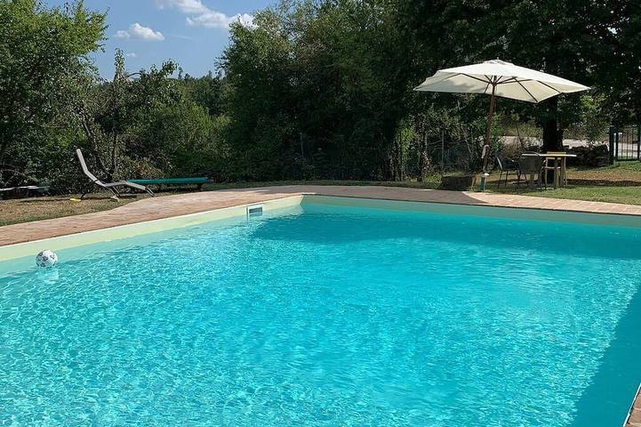 Casa vacanza per 6 persone, con giardino e terrazza in Gubbio