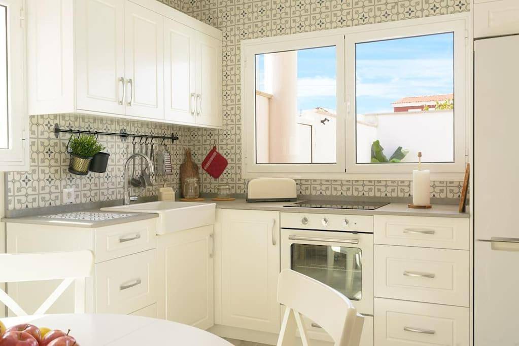 Villa con Piscina en la Playa in Telde, East Gran Canaria