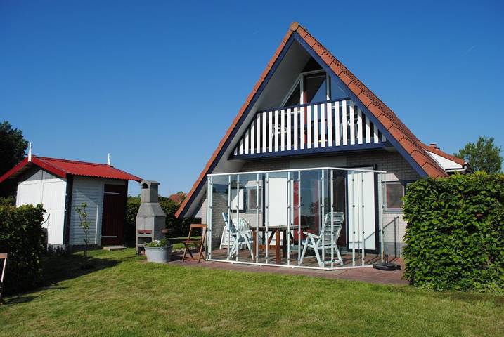 Ferienhaus für 6 Personen, mit Terrasse und Garten in Anjum