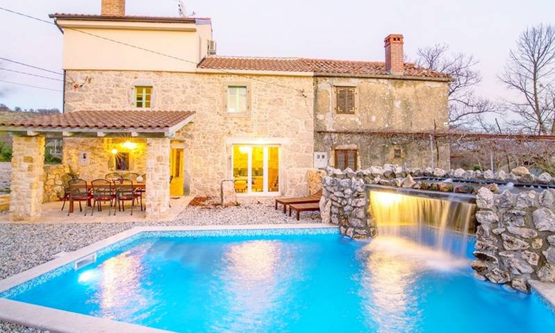 Villa pour 10 personnes, avec balcon/terrasse et piscine à Vrbnik - 2
