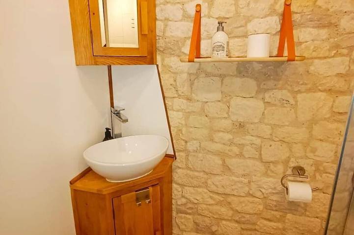 Gîte pour 4 personnes, avec Terrasse ainsi que Jardin et Piscine à Puylaroque - 4
