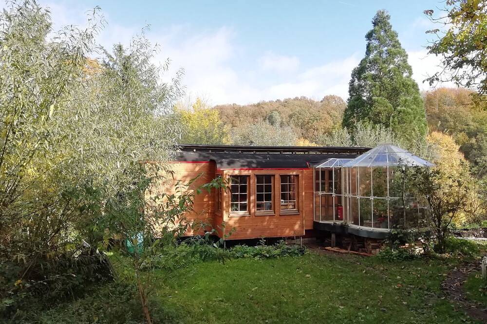 Zirkuswagen Sternenzelt mit Sauna.\nsehr geräumig mit Pavillon. in Windeck, Windecker-Ländchen
