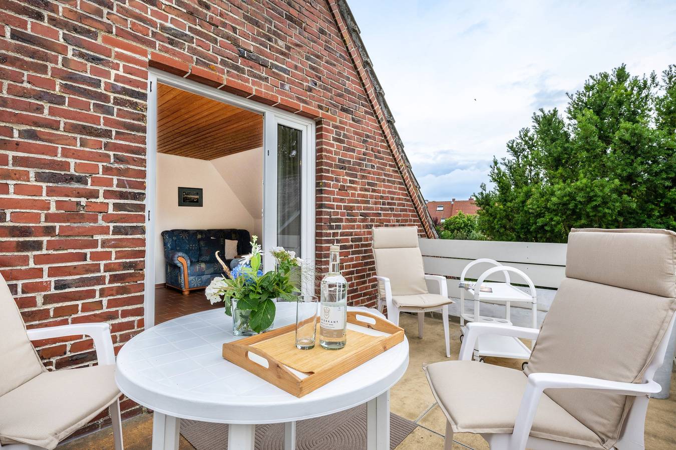 Ganze Wohnung, Ferienwohnung 'Ella Walter, Kiek ut' mit Privatterrasse, Garten und Wi-Fi in Nordstrand (Gemeinde), Nordseeküste