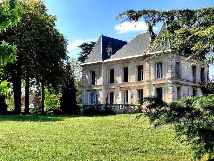 Location de vacances pour 2 personnes, avec jardin et piscine à Bayon-sur-Gironde - 2