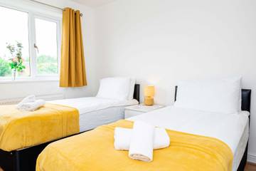 Holiday Rental for 6 People in Milton Keynes, South East England, Photo 4