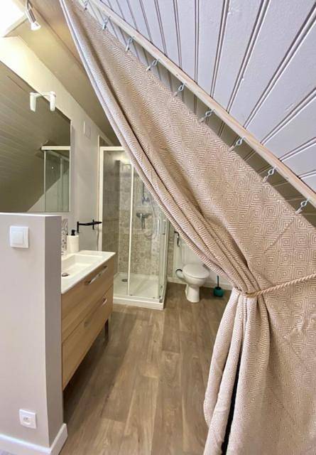 Double Room in Semur-en-Auxois, Région de Montbard