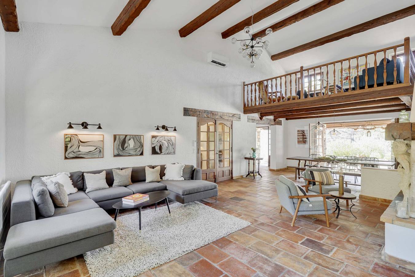 Grand Provencal 5-Bedroom Stone Villa with Pool in Callas, Draguignan Region