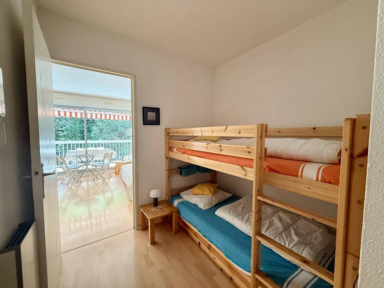 Studio entier, Studio Cabine à Arcachon, Proche Centre, Balcon ensoleillé, Parking, à 600m de la Plage in Arcachon, Région d'Arcachon