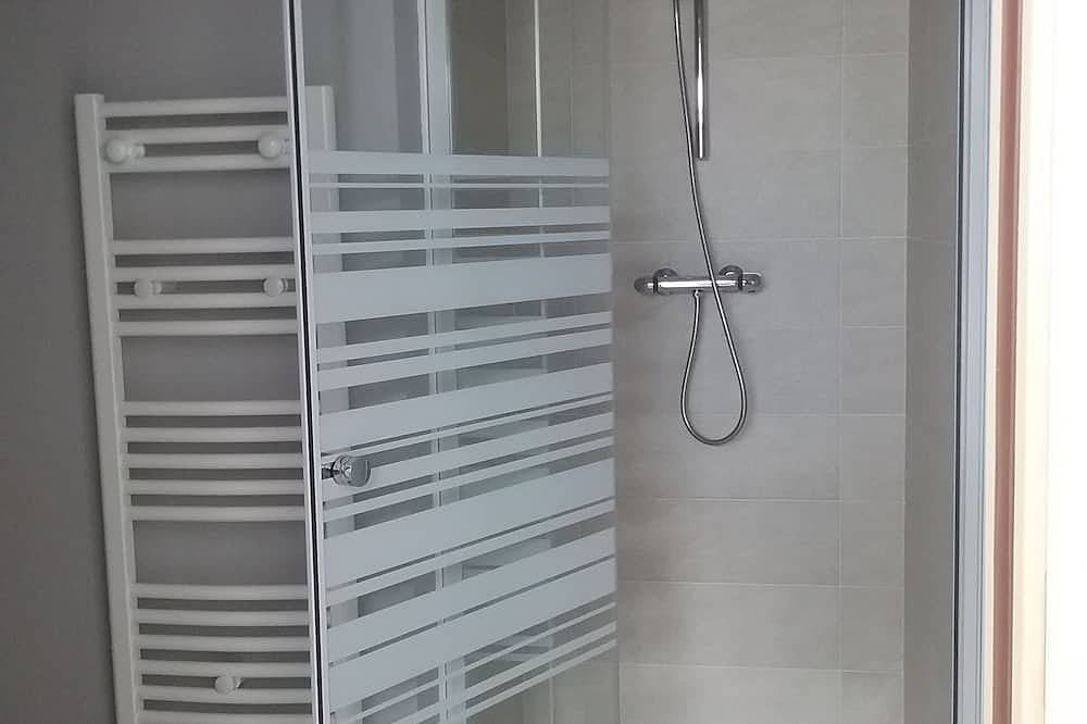 Appartement entier, Beau studio proche de la mer ( le ponton ) in Donville-les-Bains, Côte de la Déroute