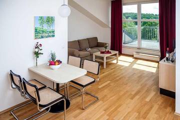 Ferienhaus für 2 Personen, mit Balkon und Pool an der Müritz