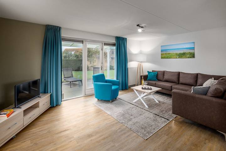 Bungalow für 6 Personen, mit Balkon/Terrasse und Terrasse sowie Garten und Pool in Breskens
