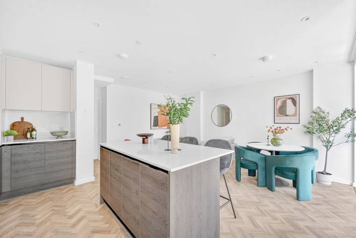 Ganze Wohnung, Clapham Park Residence – Modern 3Br Apartments with Private Balcony in Lambeth, London