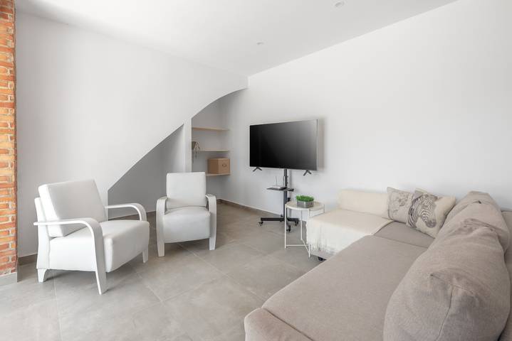 Holiday Home 'La Bombonera' with Private Terrace, Wi-Fi and Air Conditioning in Catadau, Valencia Province