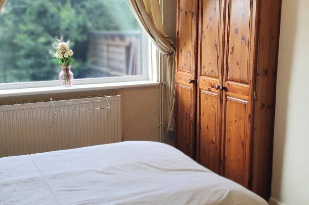Cosy Family House, close to amenities and city centre in Stoke-on-Trent, Midlands