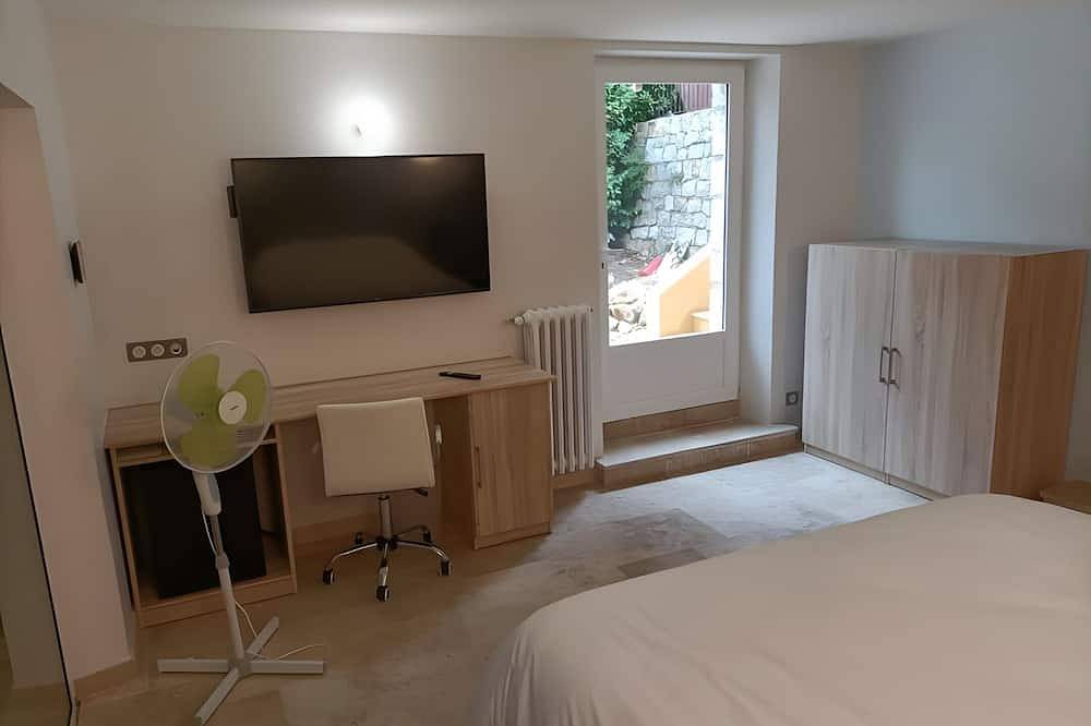 Chambre d’hôtes « Chambre Jasmin » avec terrasse partagée, Wi-Fi et climatisation in Grasse, Côte méditerranéenne (France)
