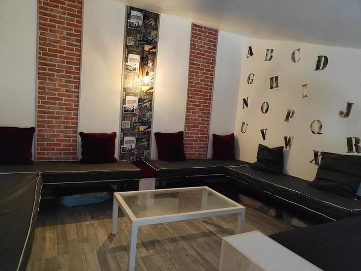 Gîte pour 23 personnes, avec vue ainsi que terrasse et piscine à Chassiers - 3