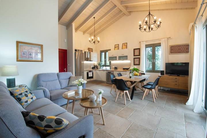 Three-Bedroom Villa in Μπογδανάτικα, Παξούς