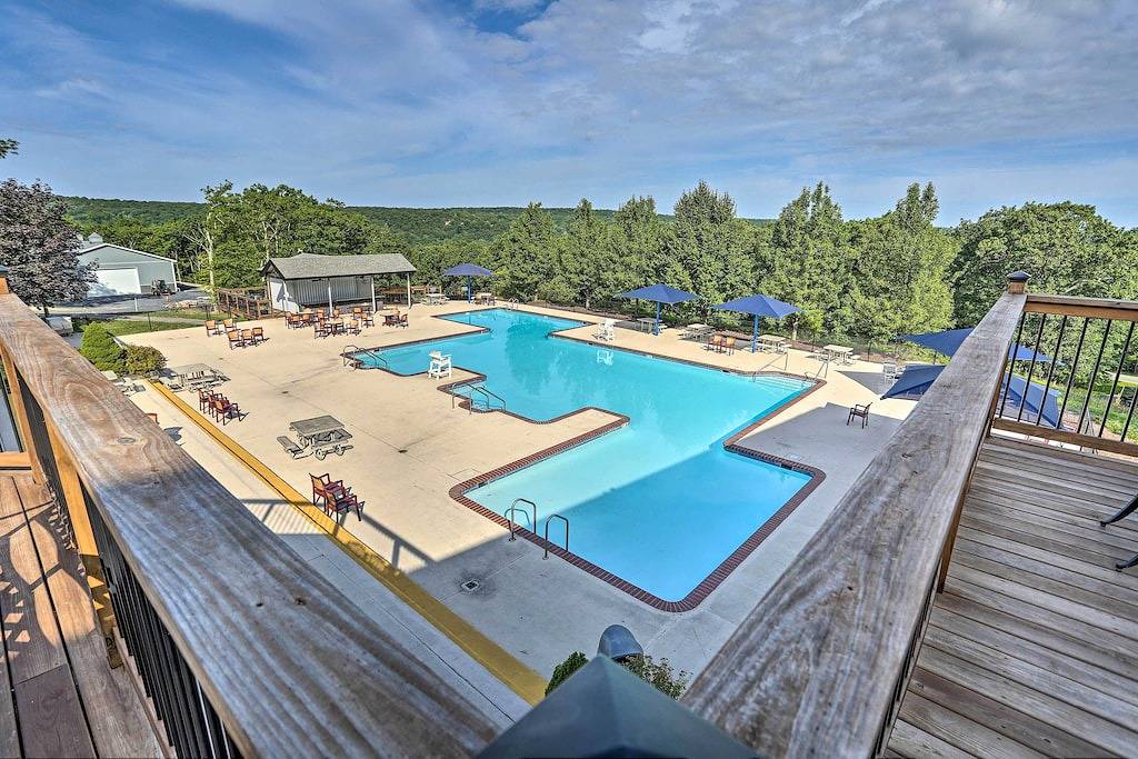 Deck, Fire Pit & Pool Access at Poconos Retreat! in Saw Creek, Monroe County (PA)
