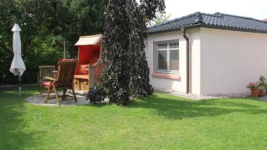 Ferienwohnung für 2 Personen, mit Terrasse und Garten in Wustrow