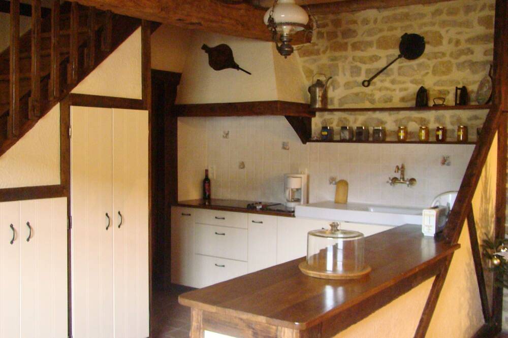 Gîte familiale  La Ferme des Forges , 4 chambres 11 personnes avec piscine in Germigny-l'Exempt, Saint-Amand-Montrond