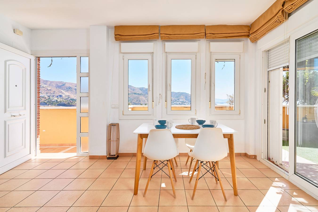 Apartamento entero, Apartamento 'Fuentes De Almuñecar' con vistas al mar, Wi-Fi y aire acondicionado. in Fuentes de Almunecar, Almuñecar