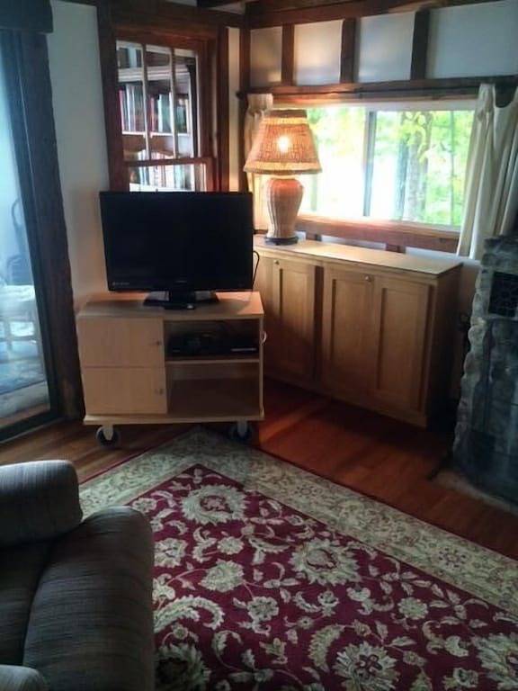 Cottage for 6 people, with yard and balcony, with pets in Finger Lakes