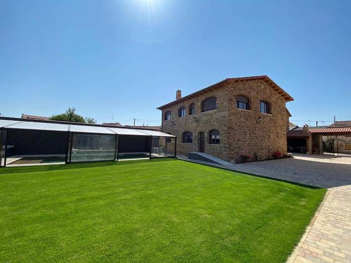 Casa de vacaciones para 10 personas, con piscina además de sauna y jardín - 1