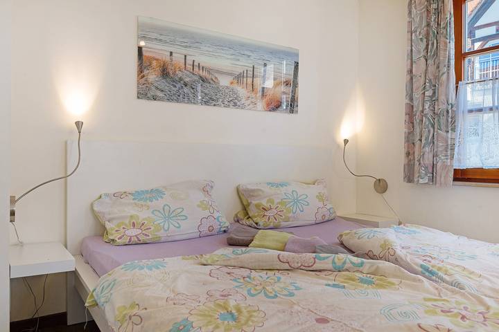 Room 'Doppelzimmer Württemberg' with Wi-Fi in Strandbad Meersburg, Meersburg