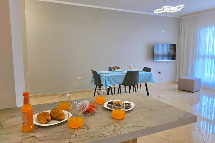 Gîte pour 5 personnes, avec balcon et vue sur l’océan, adapté aux familles à Durrës - 3