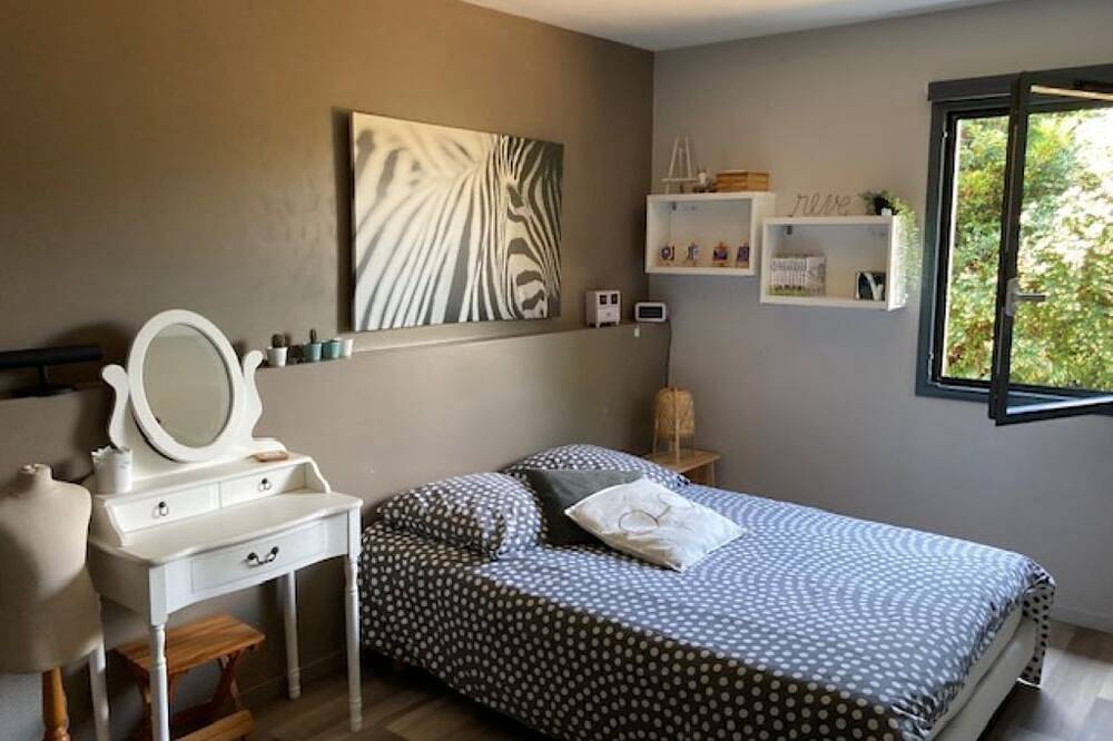 Attractive architect-designed house in a village near Bayonne. in Mouguerre, Bayonne region