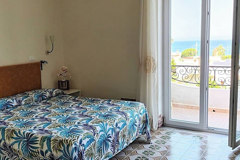 Ganze Wohnung, Panoramastudio zwischen Meer und Bergen- Forio d 'Ischia in Forio, Ischia