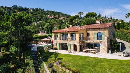 Villa pour 10 personnes, avec piscine et balcon/terrasse à Théoule-sur-Mer